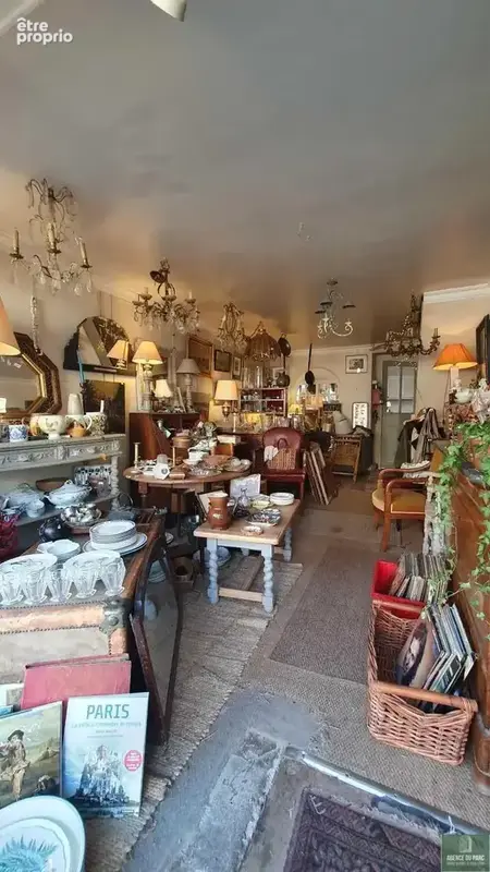 Local commercial en coeur de ville - photo 2