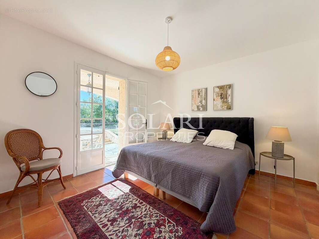 Maison à MANDELIEU-LA-NAPOULE