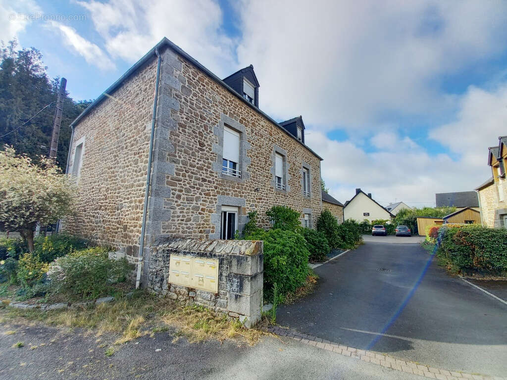 Appartement à MONTOURS