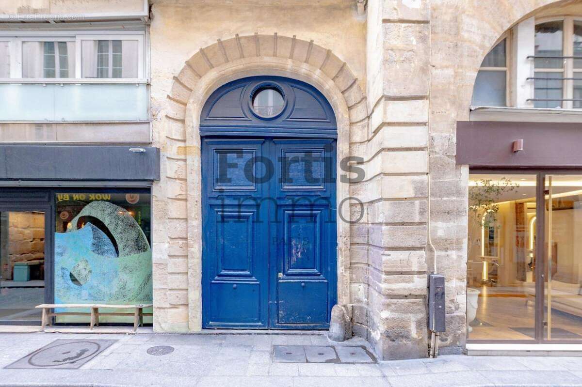 Appartement à PARIS-2E