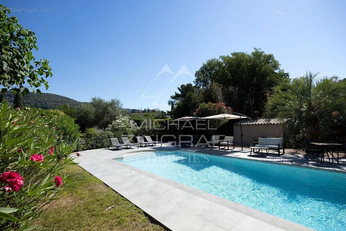 Propriété familiale avec jardin paysager et espaces de loisirs - photo 14