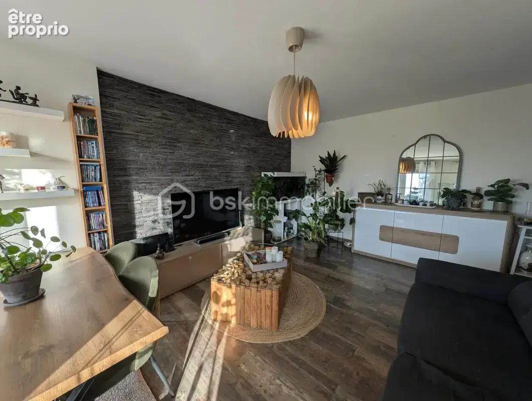 Appartement lumineux avec loggias, box et tennis privatif - photo 3