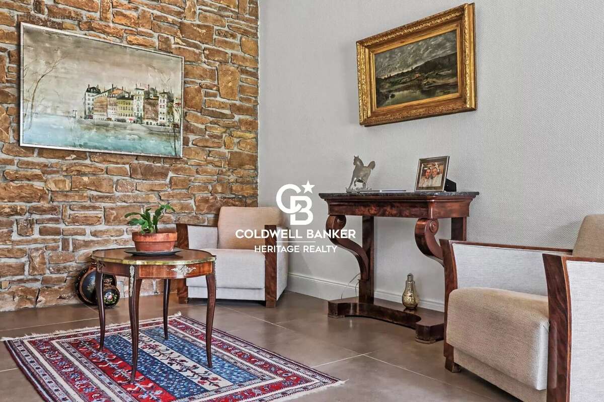 Maison à COLLONGES-AU-MONT-D'OR