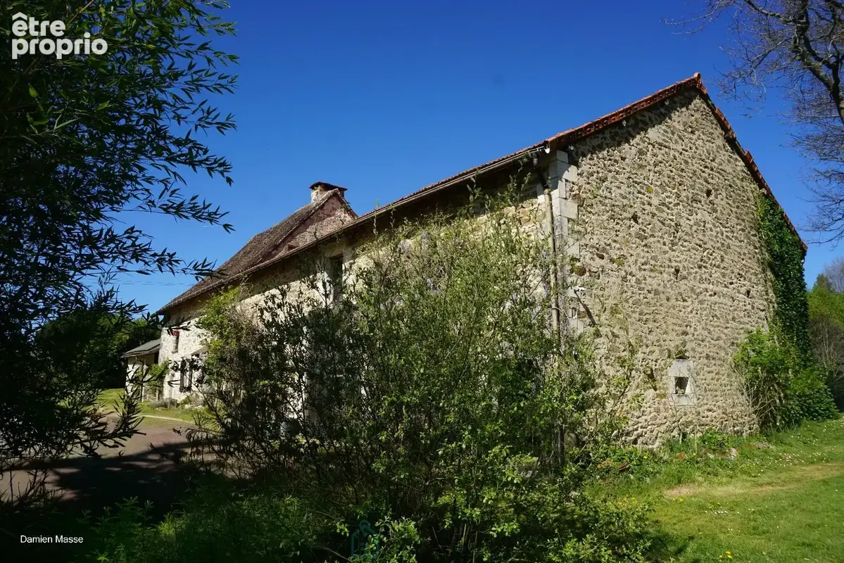 Ancien relais de poste du XVIIe siècle niché au coeur du parc naturel du Périgord vert. - photo 4
