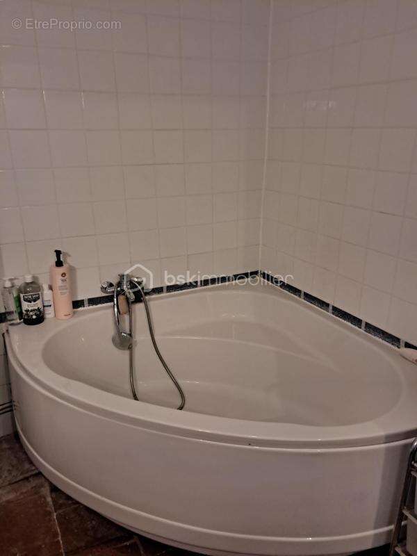 Maison à VILLEMAGNE-L&#039;ARGENTIERE