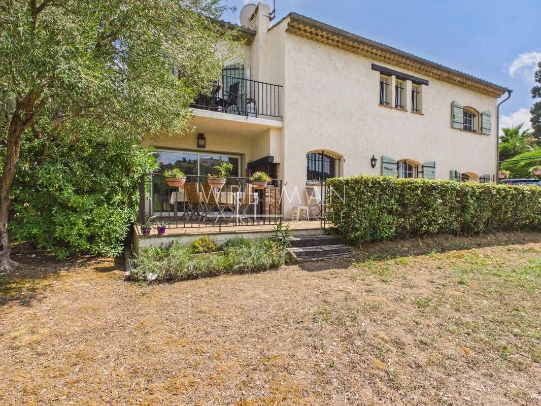 Villa familiale avec piscine dans une domaine sécurisé - Mougins - photo 3