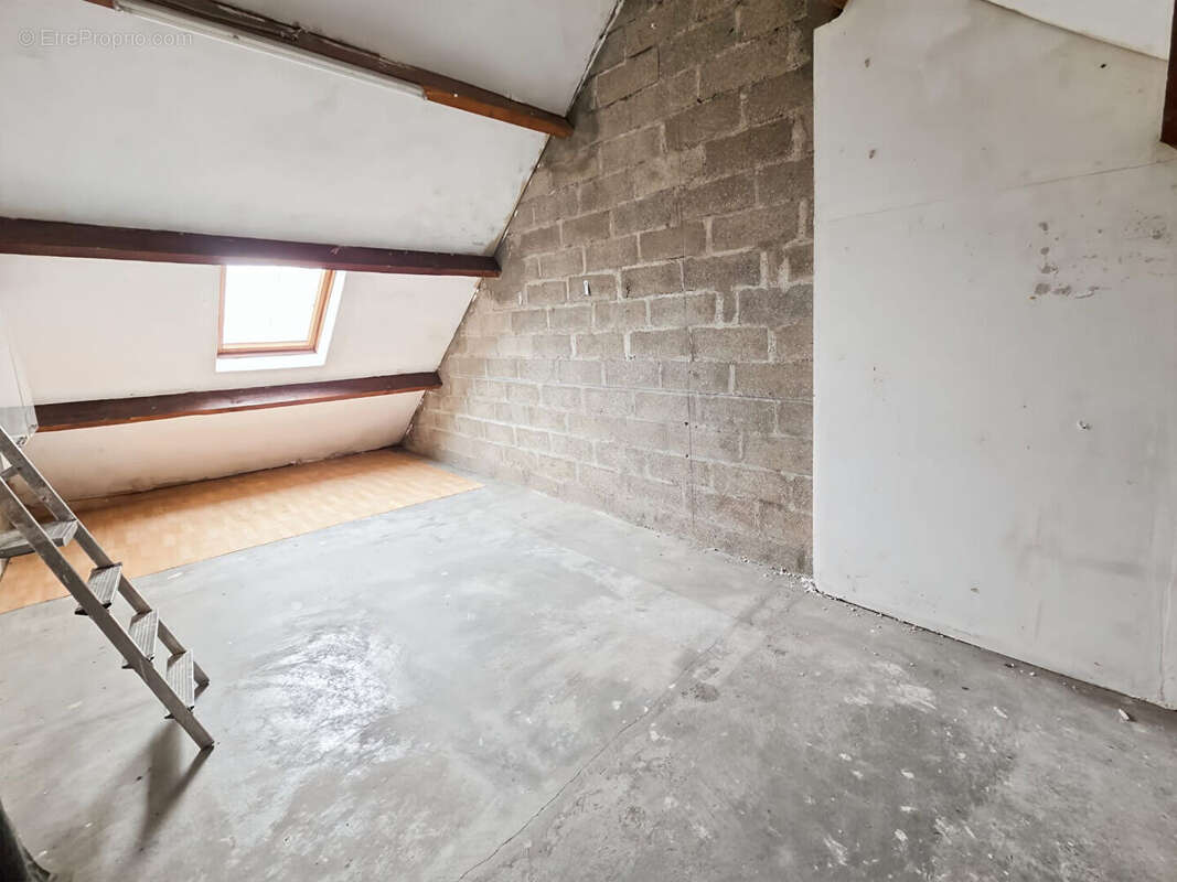 Maison à VERRIERES-LE-BUISSON