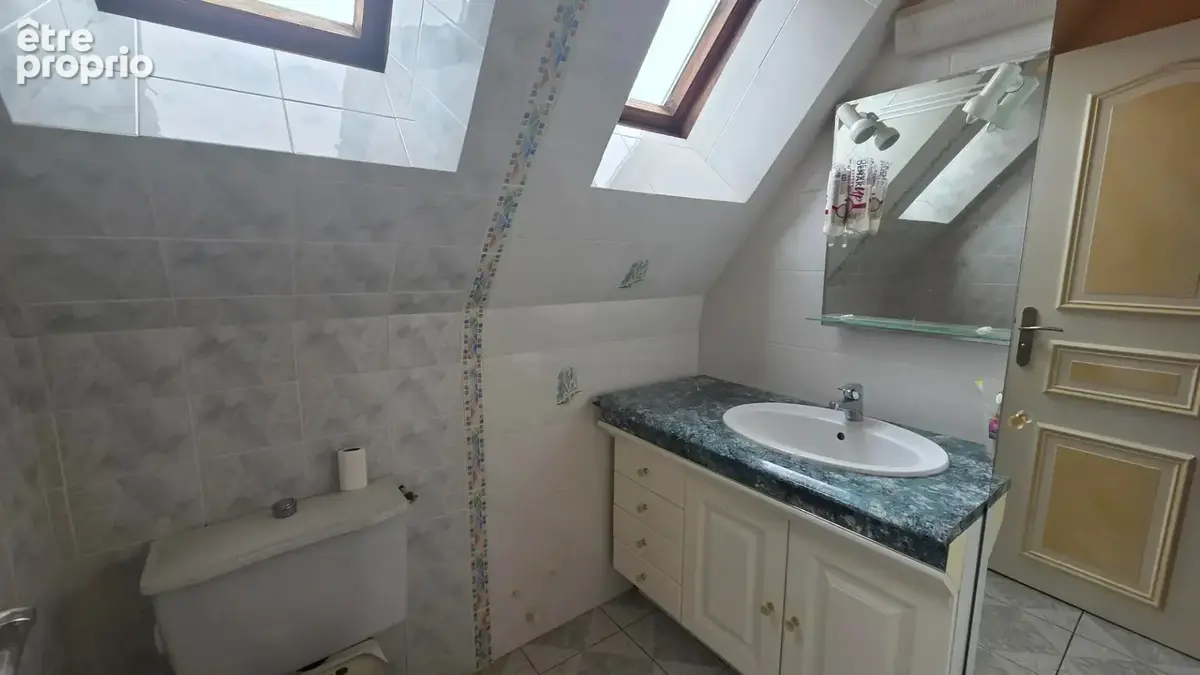 Tonquédec Néo Bretonne sur sous sol total avec dépendance de 70m². - photo 10