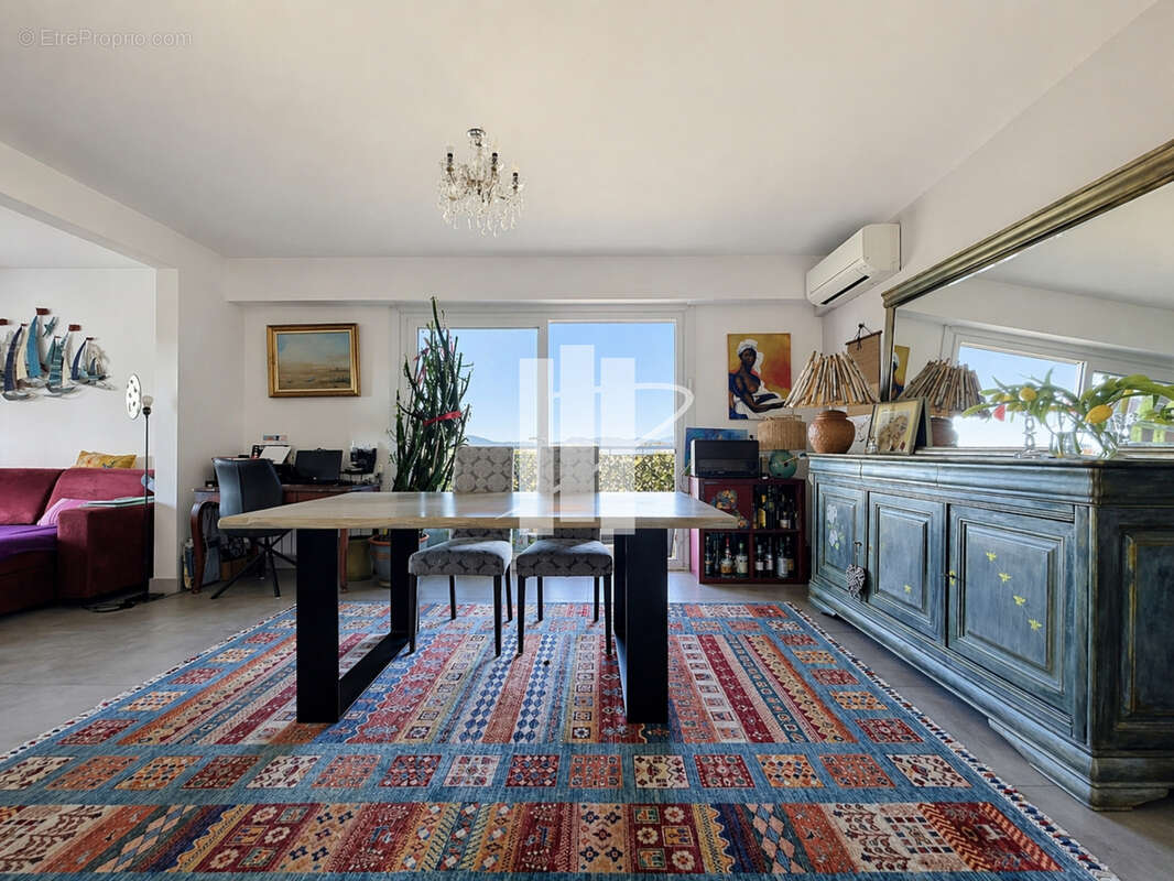 Appartement à SAINT-RAPHAEL