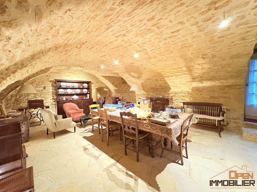 Maison à NADAILLAC-DE-ROUGE