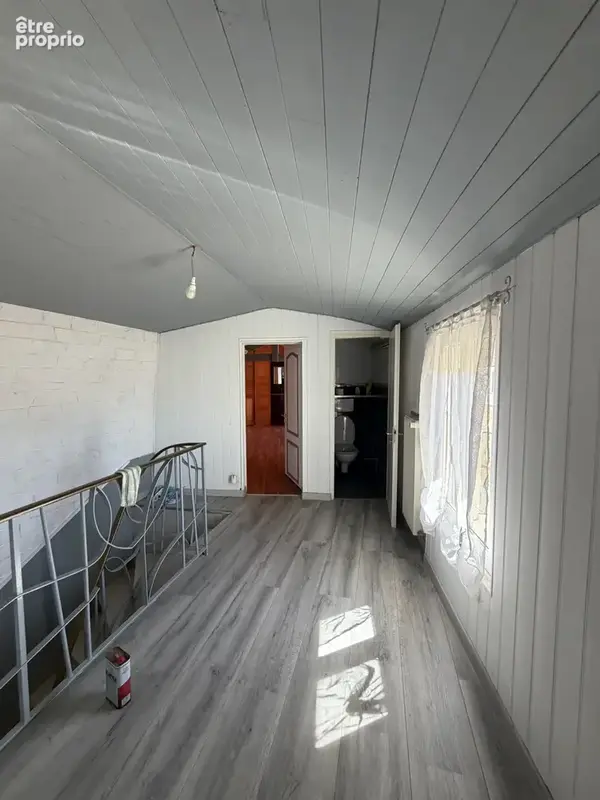 AIZENAY, maison de ville 3 chbres + bureau avec cour - photo 9