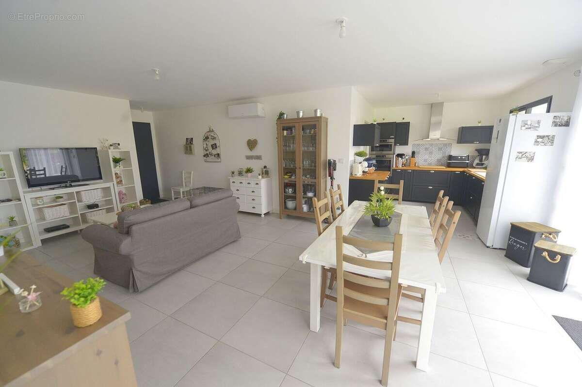 Maison 107 m² à Semussac  - photo 9