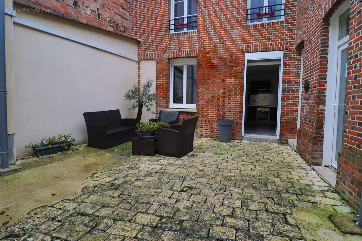 Appartement à VILLESENEUX