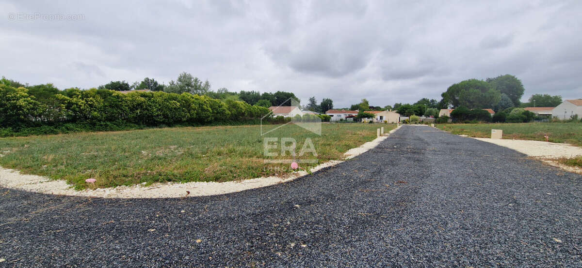 Terrain à MEDIS