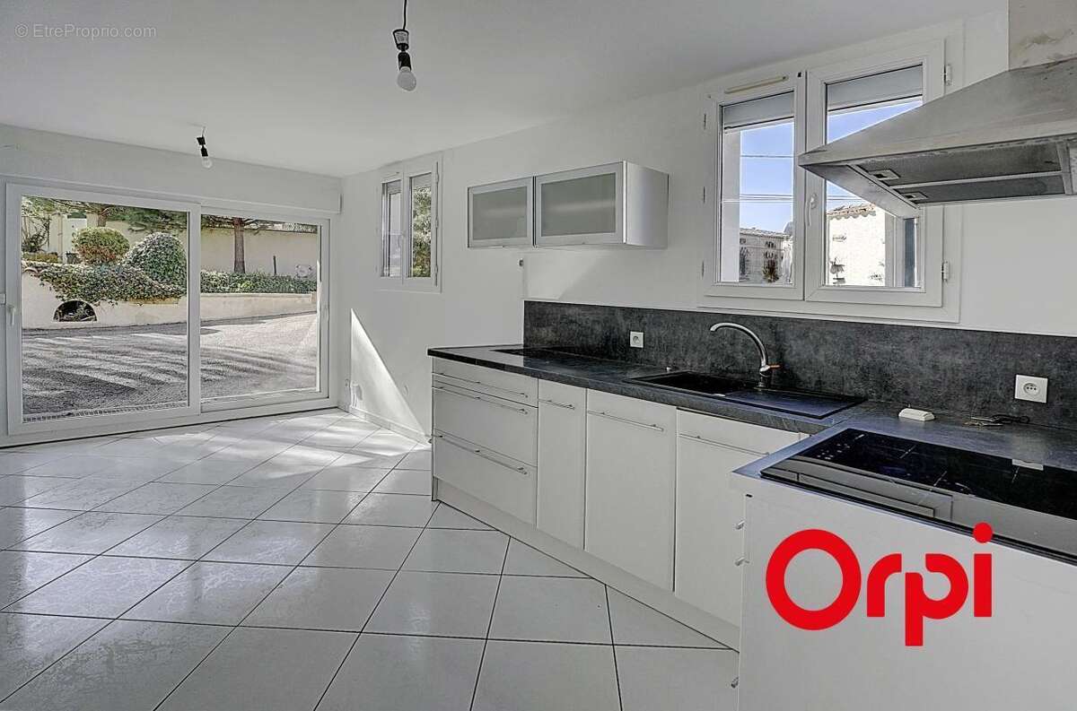 Maison à CAILLOUX-SUR-FONTAINES