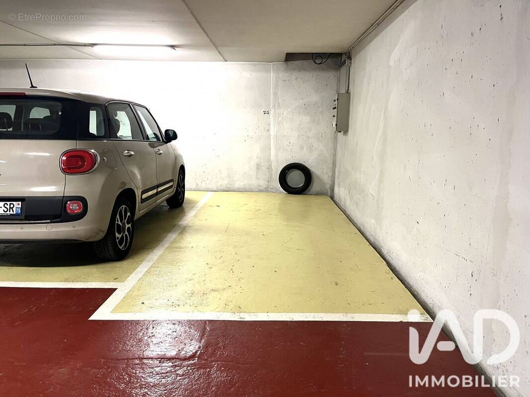 Photo 1 - Parking à PARIS-14E