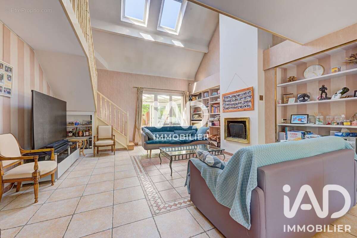 Maison 190 m² à Champigny-Sur-Marne  - photo 6