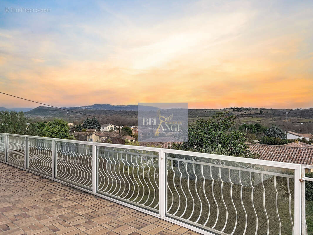 Maison à LAVILLEDIEU