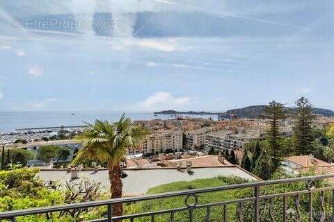 Appartement à BEAULIEU-SUR-MER