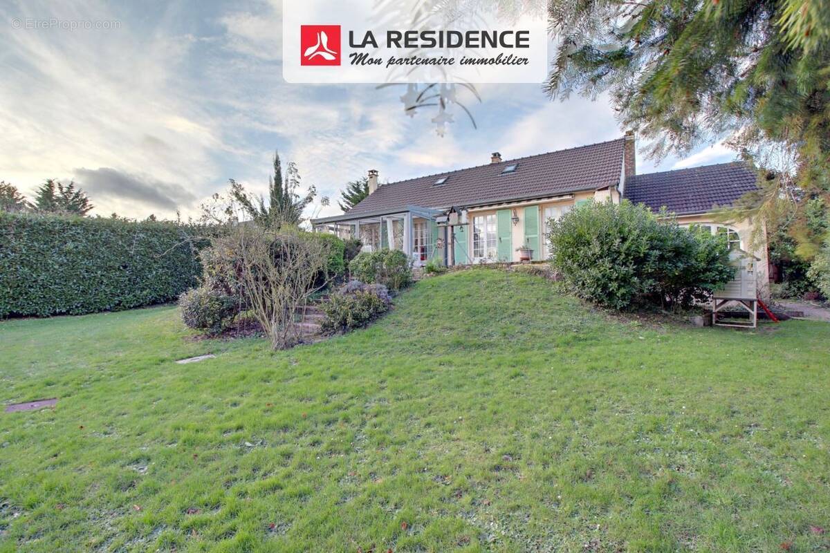 Maison à SAINTE-BARBE-SUR-GAILLON