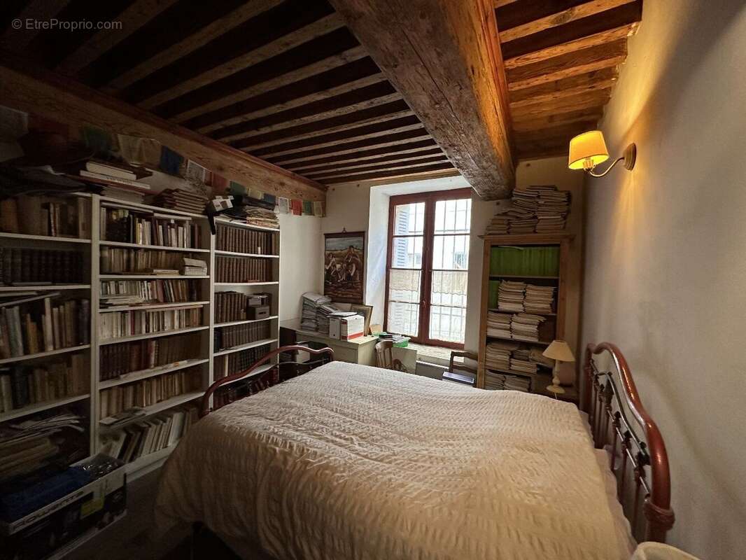 Emplacement premium au coeur d'Avignon, à quelques pas du Palais des Papes. - photo 5