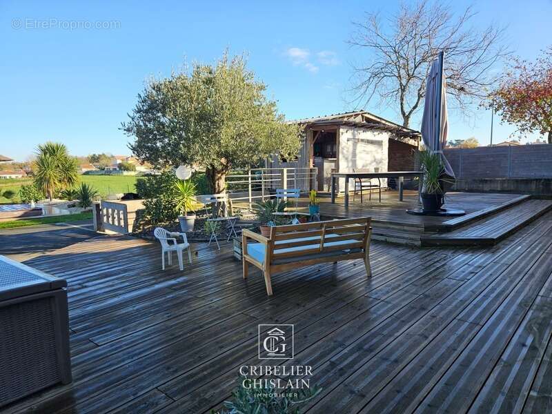 Maison à LA CHAPELLE-BASSE-MER