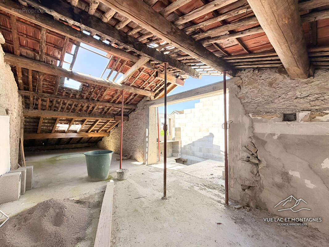 Maison de village à rénover en 2 appartements - Allinges 74200 - photo 7