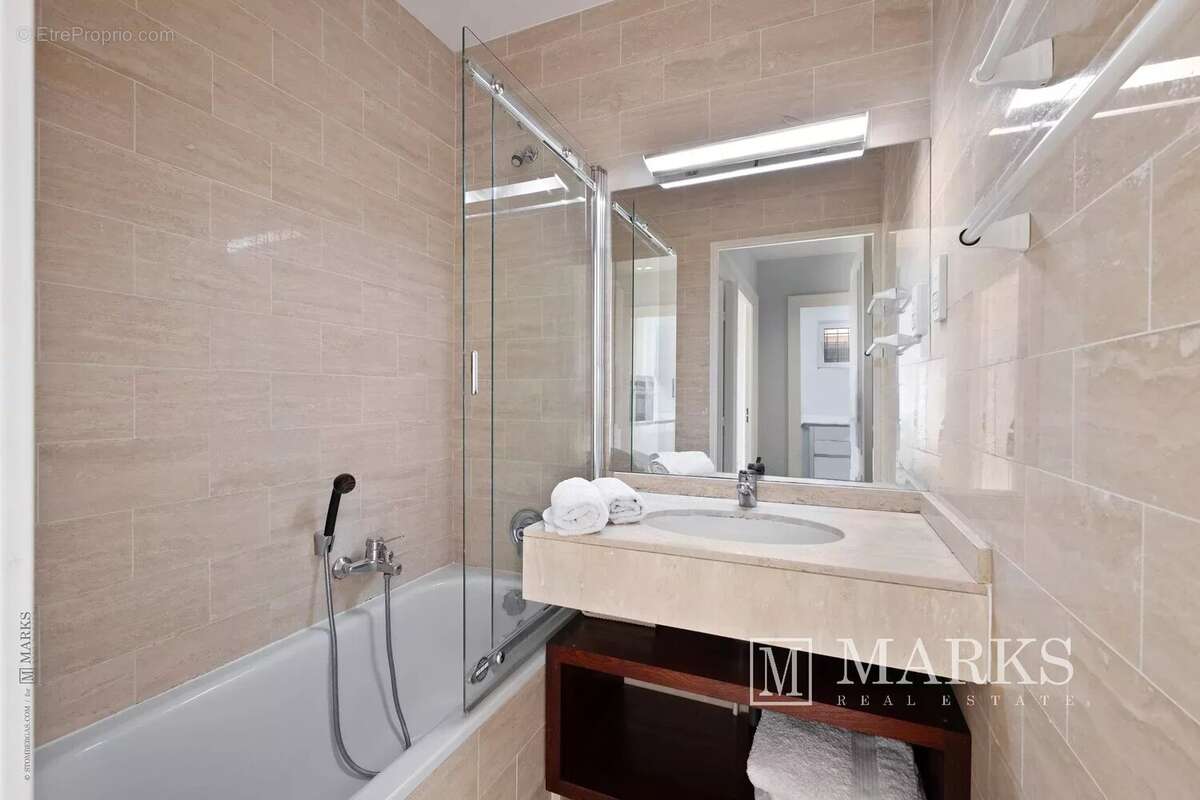 Appartement moderne de 2 pièces avec terrasse et piscine en copropriété - photo 11