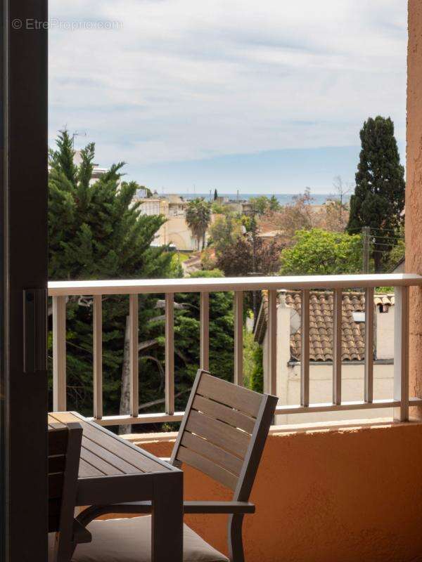 Appartement à VALLAURIS