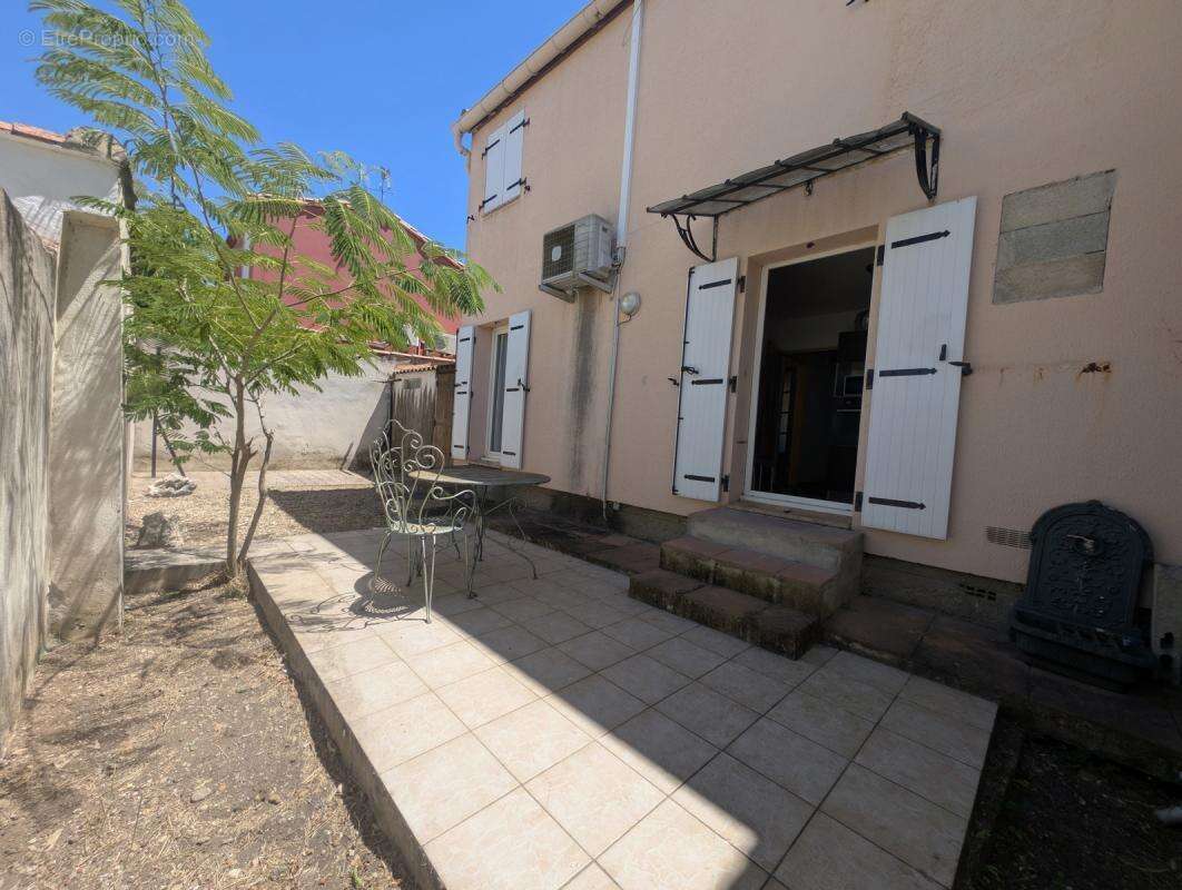 Maison 4 chambres avec jardin et garage à Caissargues - photo 3