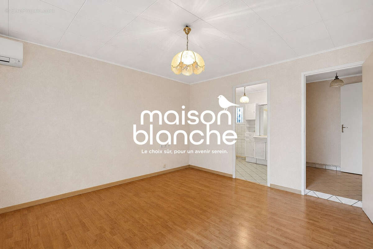 Maison à MONTAGNE