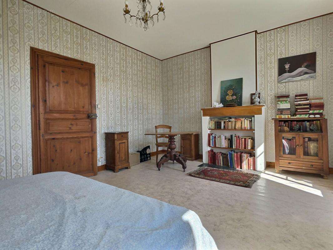 17250 - Maison La Vallée 5 pièce(s) 140 m2 + 120 m2 à finir de rénover - - photo 10