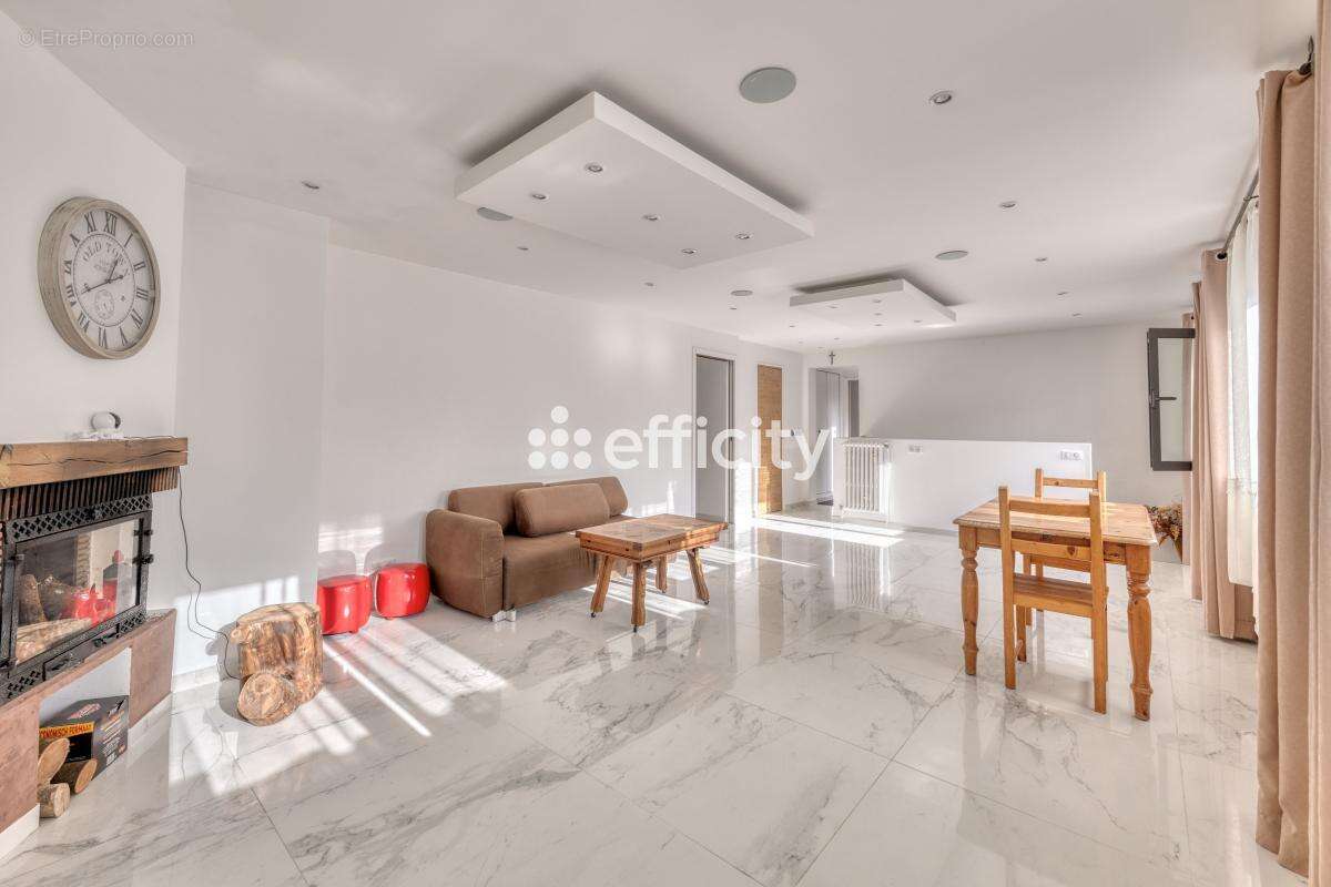 Maison à LE PLESSIS-TREVISE