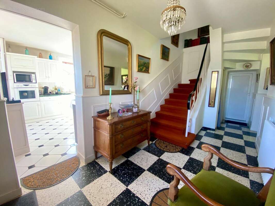 Maison 180 m² à Barbazan  - photo 8