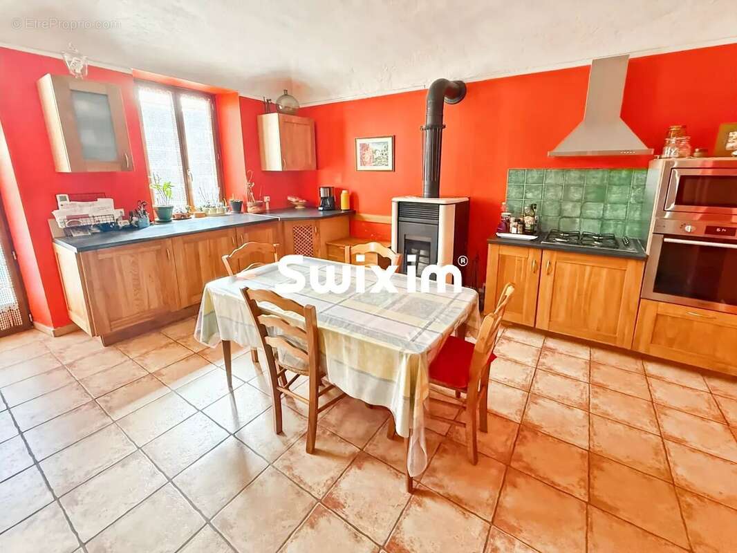 Maison à SAINT-MONTAN