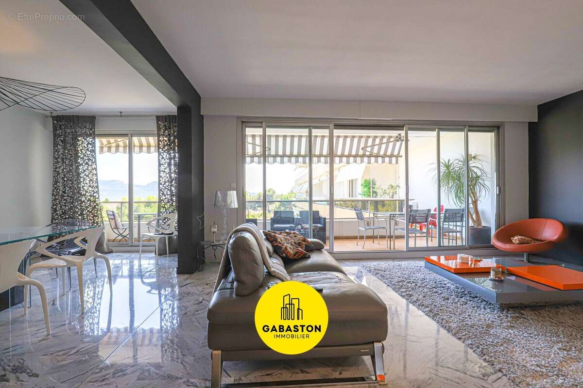 Appartement à MARSEILLE-8E