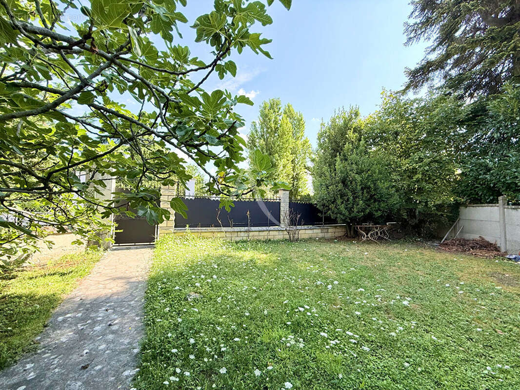 Maison à LE PERREUX-SUR-MARNE