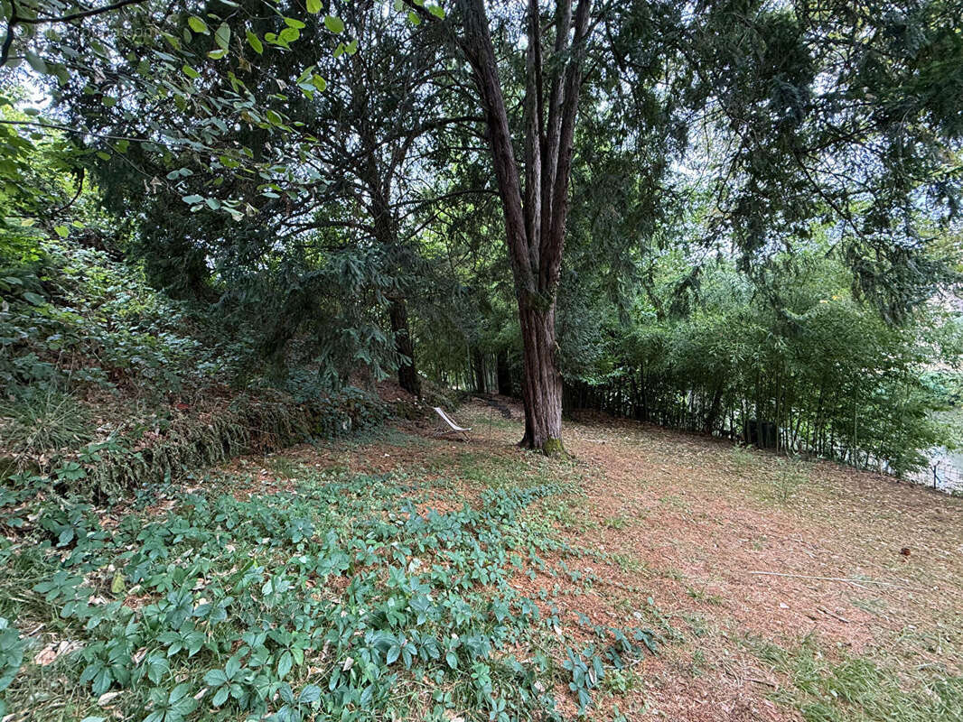 FIGEAC - Appartement T4  de 112 m² avec Jardin en Bord de Célé, Garage et Cave - photo 13