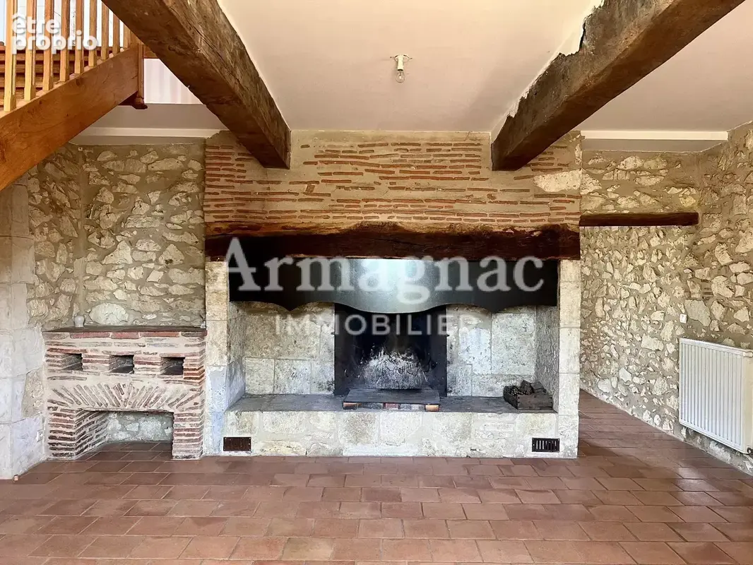 Propriété en pierre, dépendances et garage - photo 7