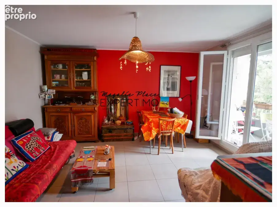 Appartement dans un environnement verdoyant calme avec cave et parking - photo 3