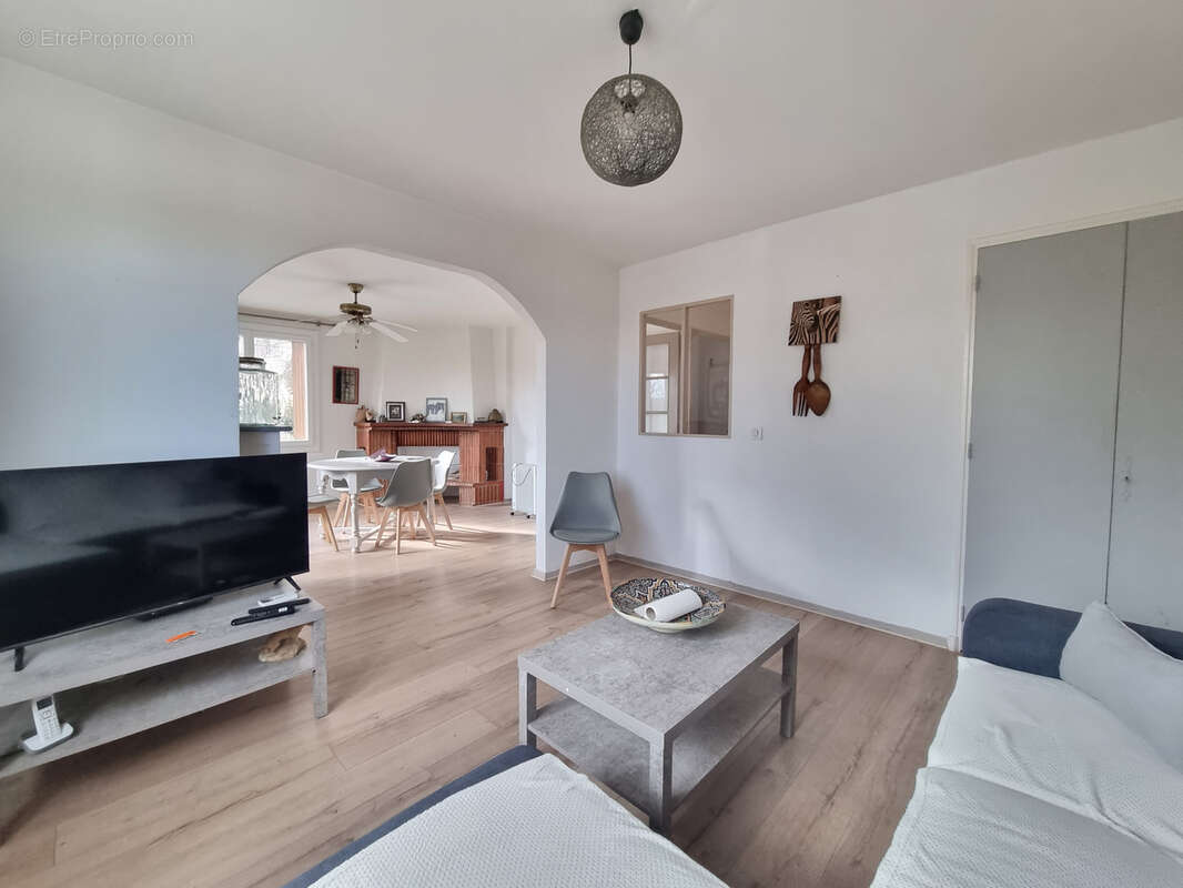 Maison à SILLANS-LA-CASCADE