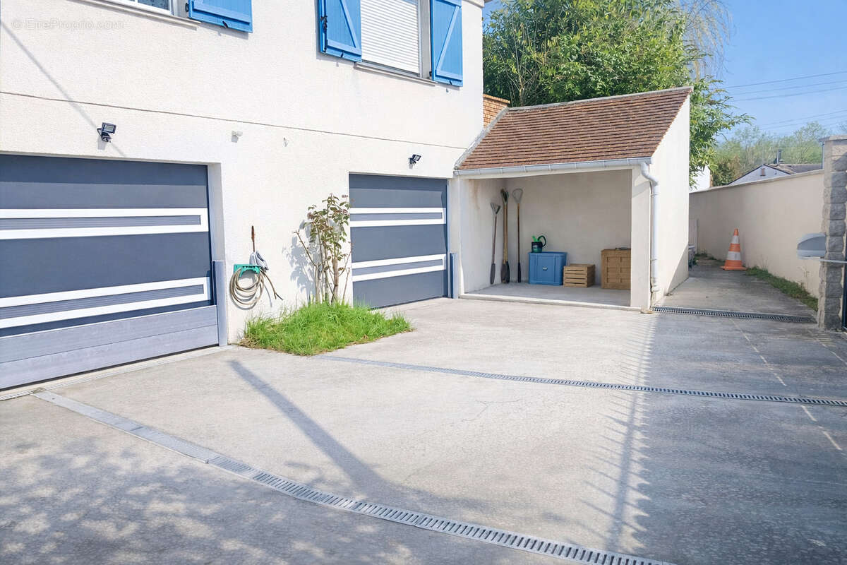 Maison à OZOIR-LA-FERRIERE