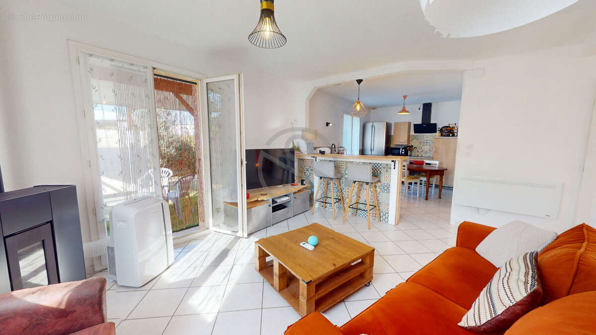 Maison La Cote Saint Andre 6 pièce(s) 122 m2 - photo 4