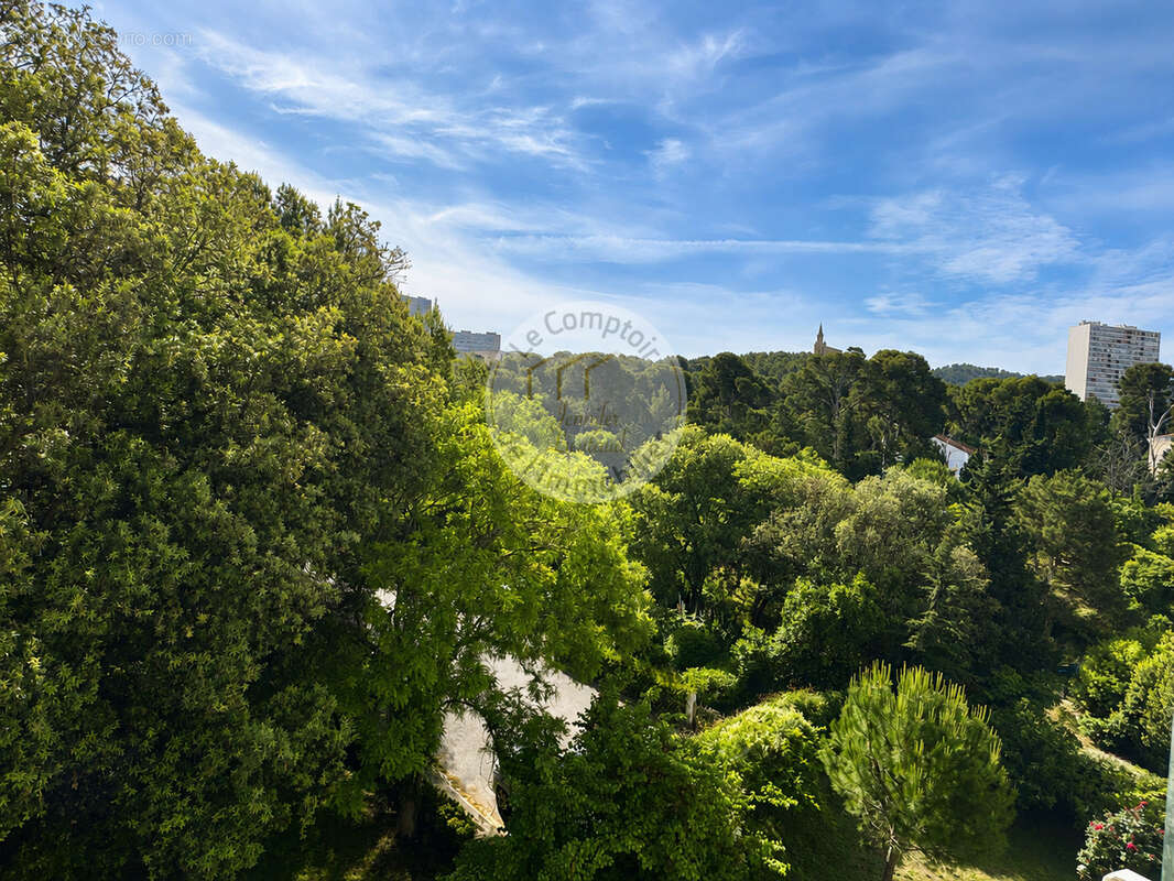 ALLEE DES PINS: Superbe T3 en dernier étage avec terrasse dans résidence de standing - photo 11