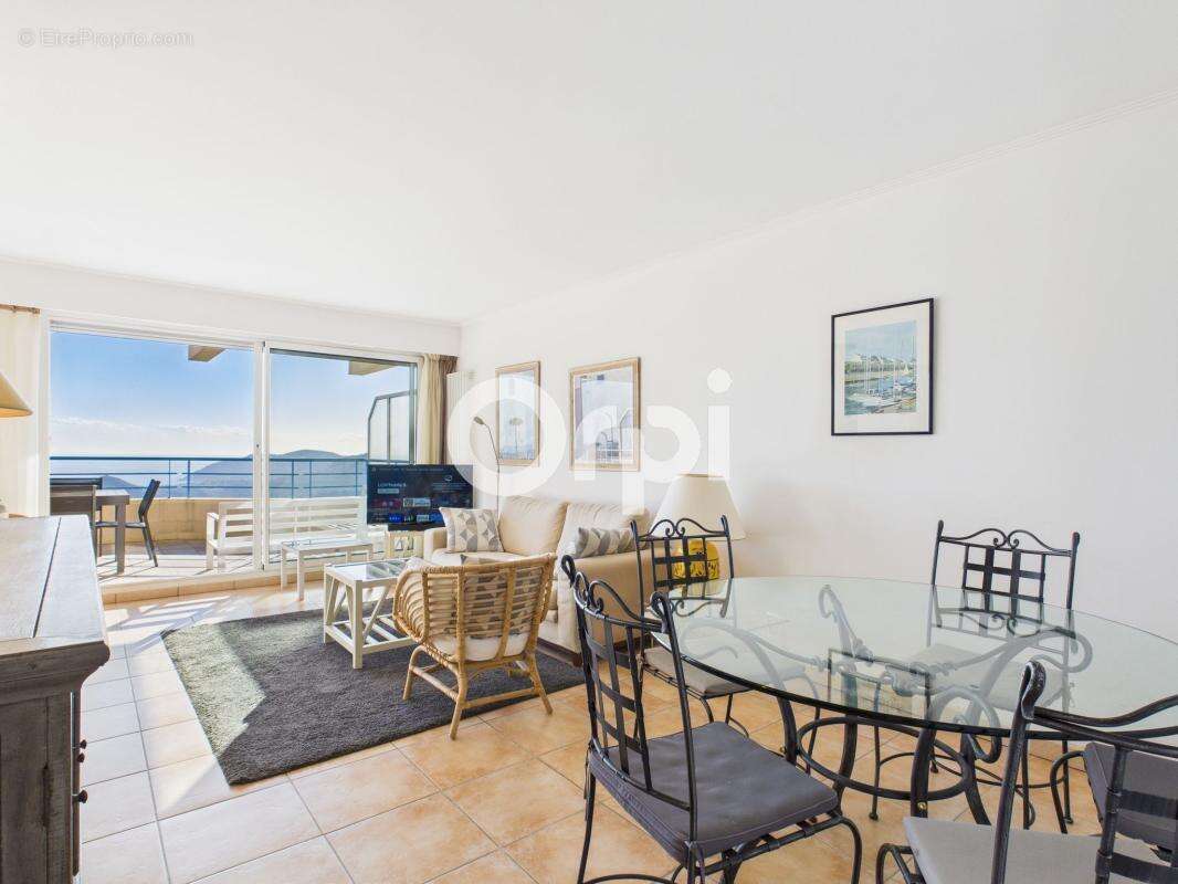 Appartement à MANDELIEU-LA-NAPOULE