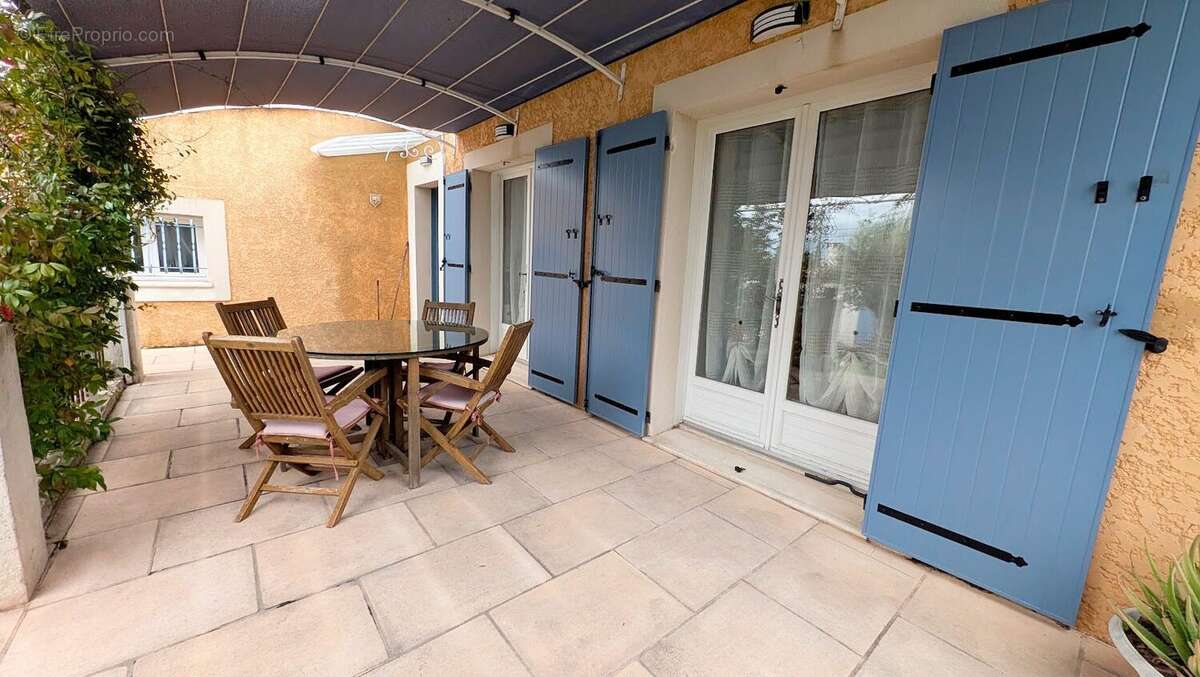 Maison à MORIERES-LES-AVIGNON