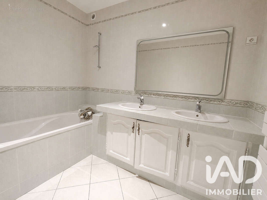 Maison 214 m² à Claye-Souilly  - photo 9
