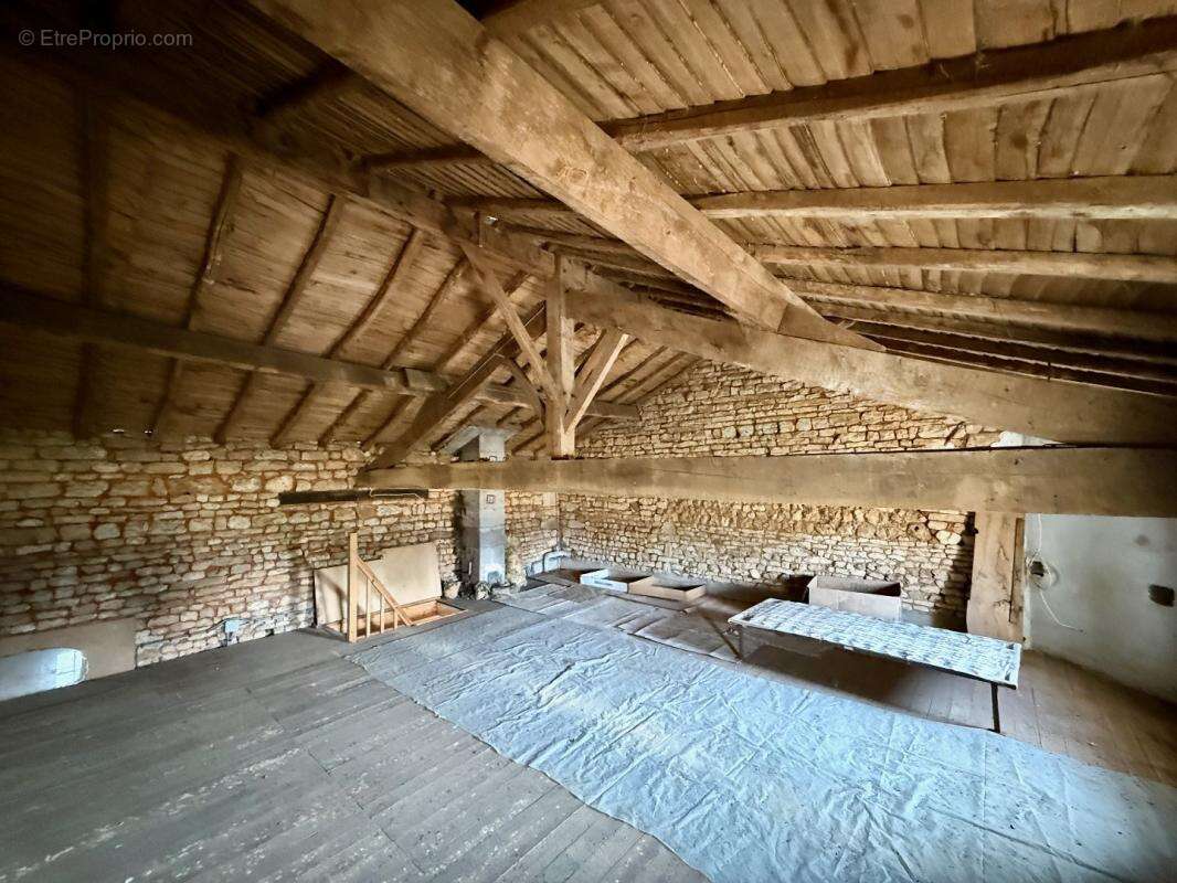 Maison à SAINT-COUTANT