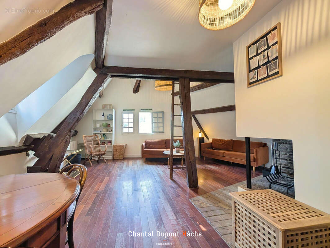 CHARTRES BASSE VILLE -  Appartement de charme dans un bel immeuble à colombages du XVIIème - photo 5