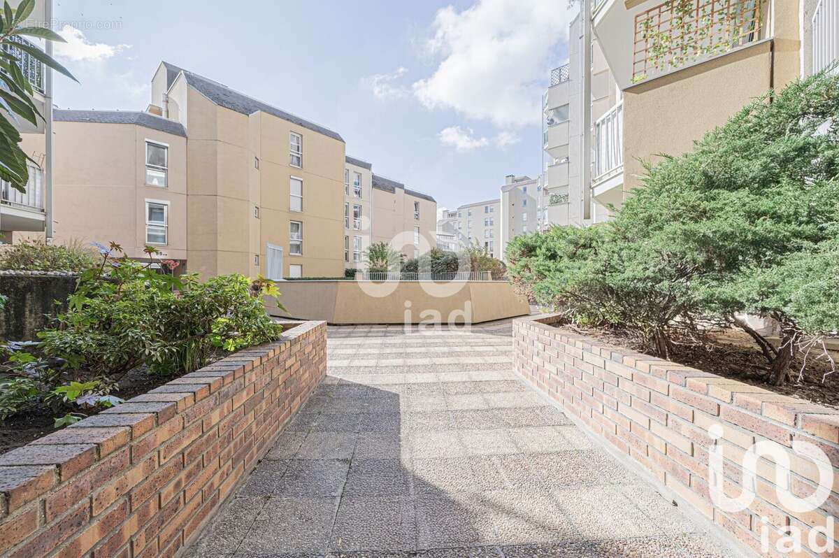 Photo 3 - Appartement à COURBEVOIE